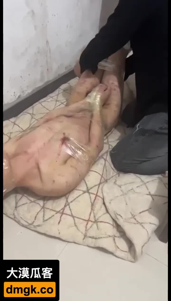 一群被老乡，同学，朋友骗到缅甸缅北的小伙子，小姑凉被各种暴力虐待殴打强奸