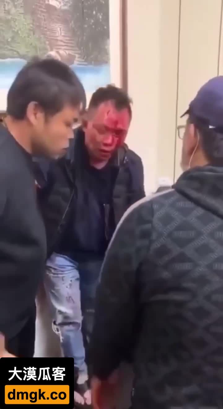 中年大叔被老乡骗到缅甸缅北遭遇非人待遇残暴之极视频