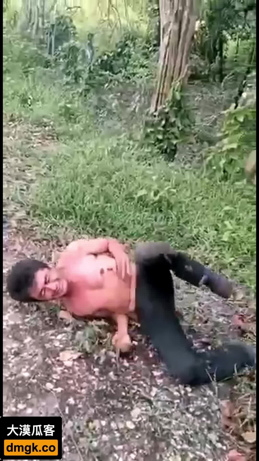 被骗到缅甸缅北的女孩男孩被暴力虐待殴打刀砍血腥视频