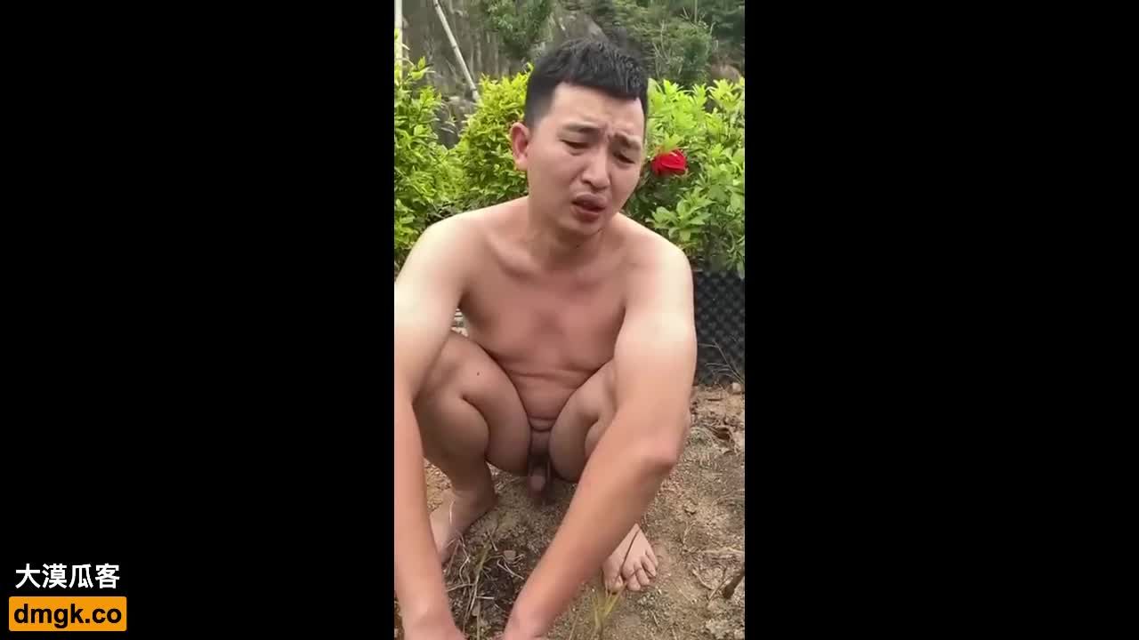 骗闺蜜骗去缅甸缅北的少女因不配合不听话逃跑在野外的垃圾堆里活活祭天视频